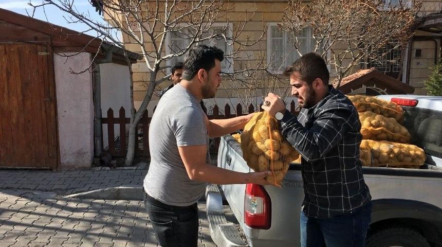&Uuml;lk&uuml; Ocakları İhtiya&ccedil; Sahiplerine Patates Dağıttı