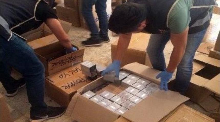 Antalya&rsquo;da 12 Bin 245 Şişe Ka&ccedil;ak Parf&uuml;m Ele Ge&ccedil;irildi