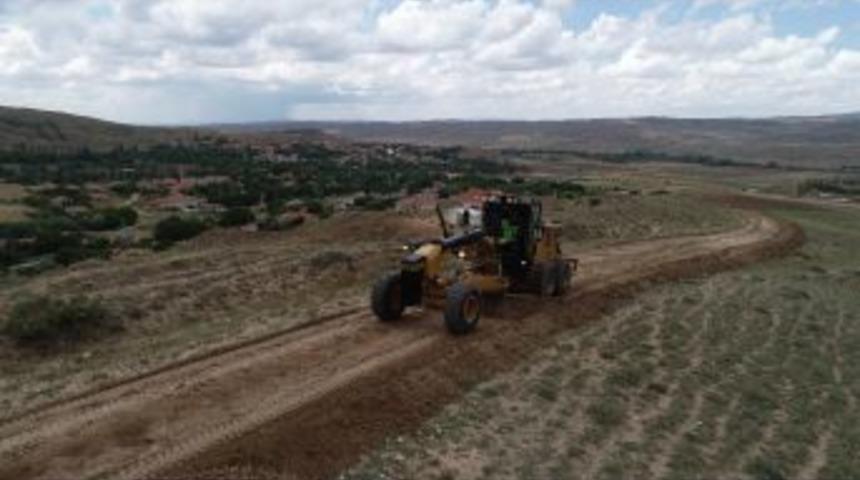 İl &Ouml;zel İdare Arazı Yolları A&ccedil;ma &Ccedil;alışmalarına Başladı