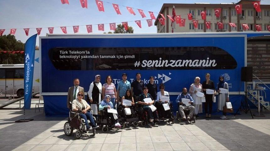 T&uuml;rk Telekom, Manisalı Kadınlara İnterneti Anlattı