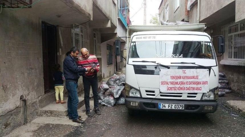 İhtiya&ccedil; Sahibi Ailelere K&ouml;m&uuml;r Yardımı