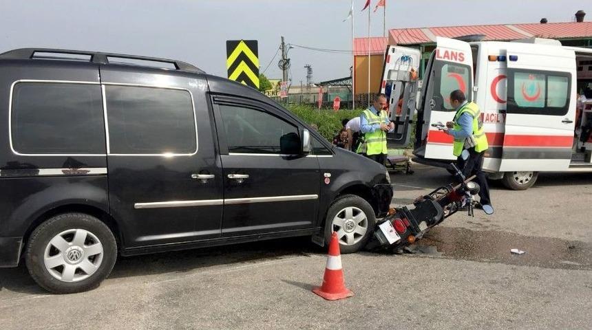 Elektrikli Bisikletle Kamyonet &Ccedil;arpıştı: 1 Yaralı