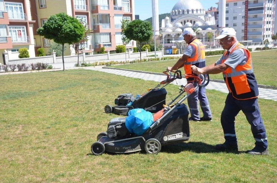 Boz&uuml;y&uuml;k Parklarında &Ccedil;alışmalar Hız Kesmiyor