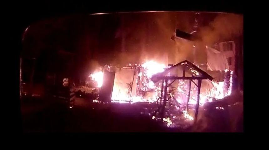 Balık Tesisi Alev Alev Yandı