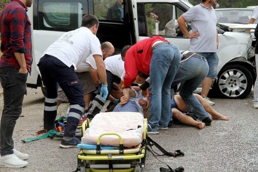 Fethiye&rsquo;de Yağmur Kazaya Neden Oldu: 4 Yaralı