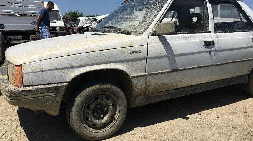 3 Kişiyi Öldüren Ve 3 Kişiyi Yaralayan Şüphelinin Aracı Sakarya’da Bulundu