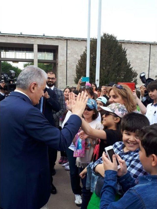 Atatürk Üniversitesi Özel Vakıf Okullarına Başbakan Jesti