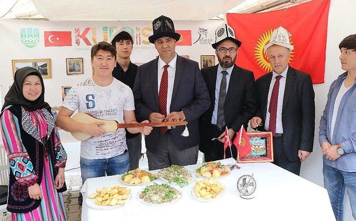 Kbü’de 55 Farklı Ülkenin Öğrencileri Kendi Kültürlerini Tanıttı G1