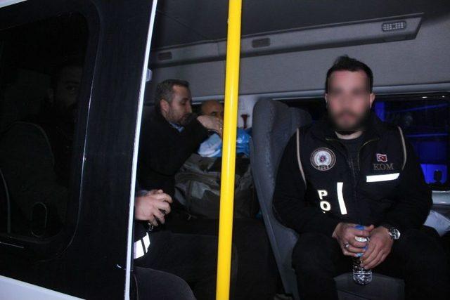 G&uuml;len&rsquo;in Videosunu İzlerken Yakalanan Doktorlar Tutuklandı 3