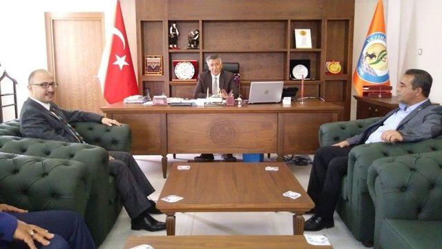 Unat’tan Yazıhan Belediye Başkanı Öztürk’e Ziyaret