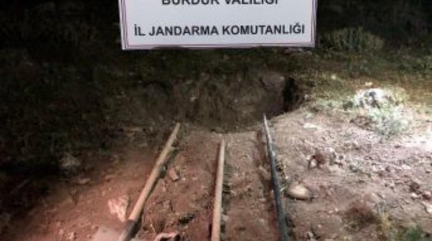 Burdur&rsquo;da Ka&ccedil;ak Kazı Operasyonu