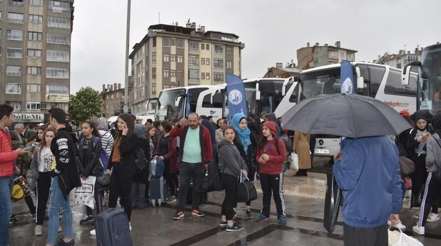 Başarıyı &Ouml;ğrencilere &Ccedil;anakkale &Ouml;d&uuml;l&uuml;