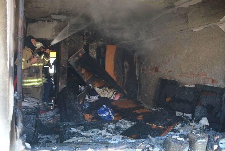 Anne, Canı Pahasına Yangından Çocuklarını Kurtardı G2