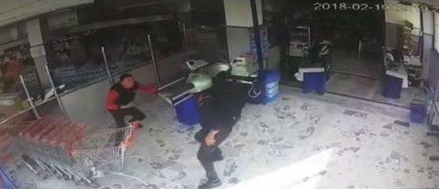 Oyuncak Tabancayla Gasp 1