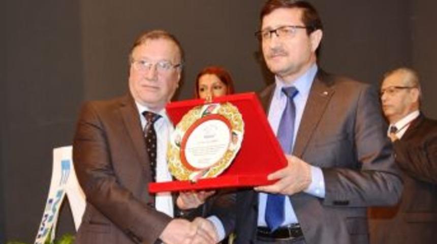 Didim Ticaret Odası&rsquo;ndan Yaşar Pektaşoğlu&rsquo;na Plaket