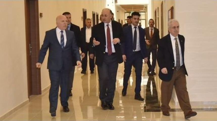 Et&uuml; Erzurum Tarihine Işık Tutuyor