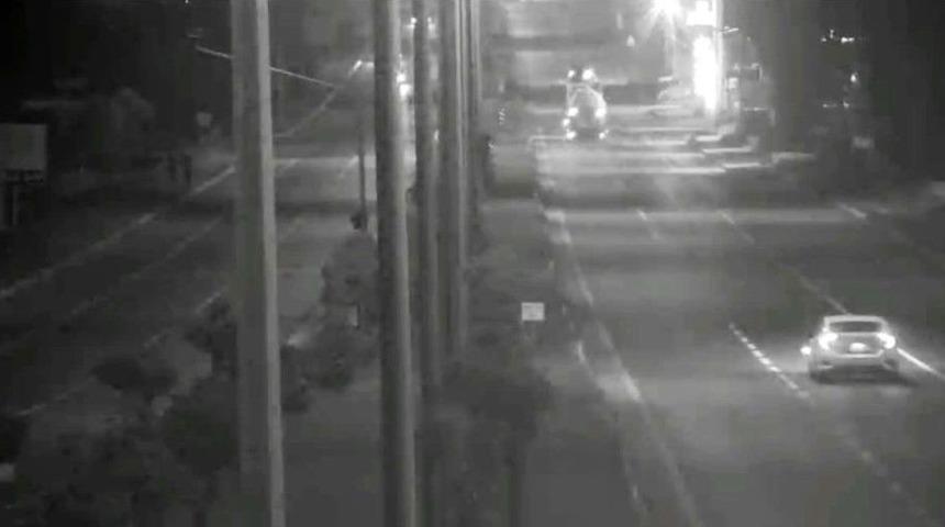 Maket Polis Otosundan Ka&ccedil;tı, Ger&ccedil;ek Polise Yakalandı