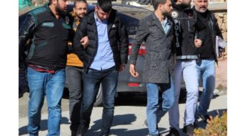 Kadının Tekme Tokat Saldırdığı Uyuşturucu Taciri Kadınla Birlikte 3 Ş&uuml;pheli Tutuklandı