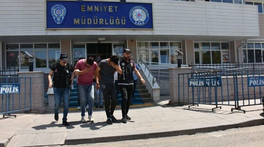 Ankara&rsquo;dan Kırıkkale&rsquo;ye Eroin Getirirken Yakalandılar