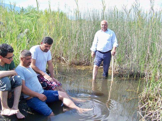 Hassa’daki Sülüklü Göle Şifa İçin Akın Ediyorlar