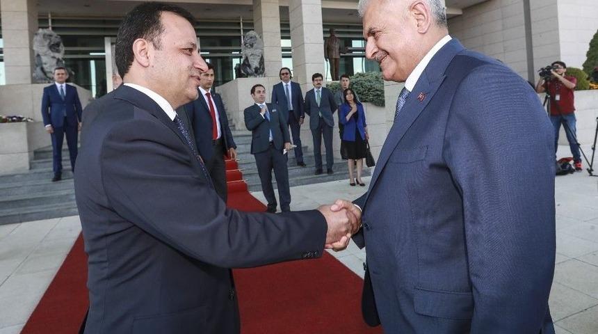 Başbakan Yıldırım&rsquo;dan Anayasa Mahkemesi Başkanlığına Veda Ziyareti