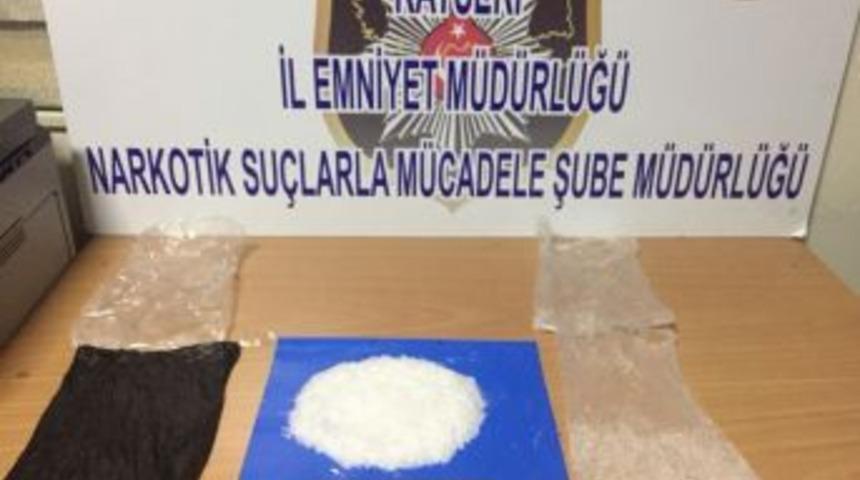 İ&ccedil; &Ccedil;amaşırında 157 Gram Metamfetamin Ele Ge&ccedil;irildi