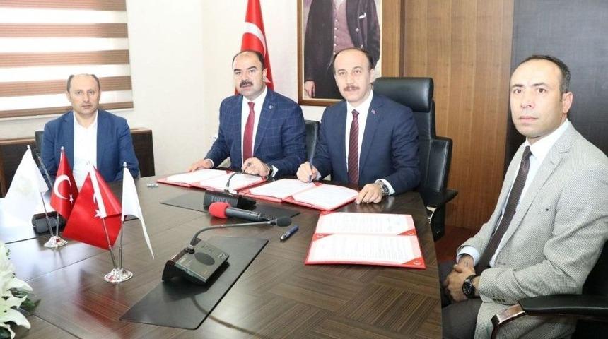 Hilvan Halk K&uuml;t&uuml;phanesi Yapımı İ&ccedil;in Protokol İmzalandı