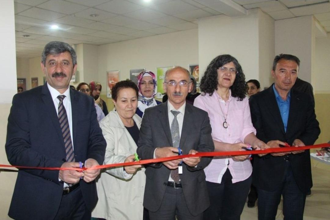 Kars Kyk Yurtlarında Kalan Kız &Ouml;ğrencilerin El Emekleri G&ouml;r&uuml;c&uuml;ye &Ccedil;ıktı