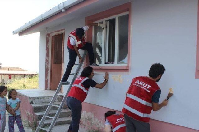 Mcbü Akut Öğrenci Topluluğu Köy Okulunu Yeniledi