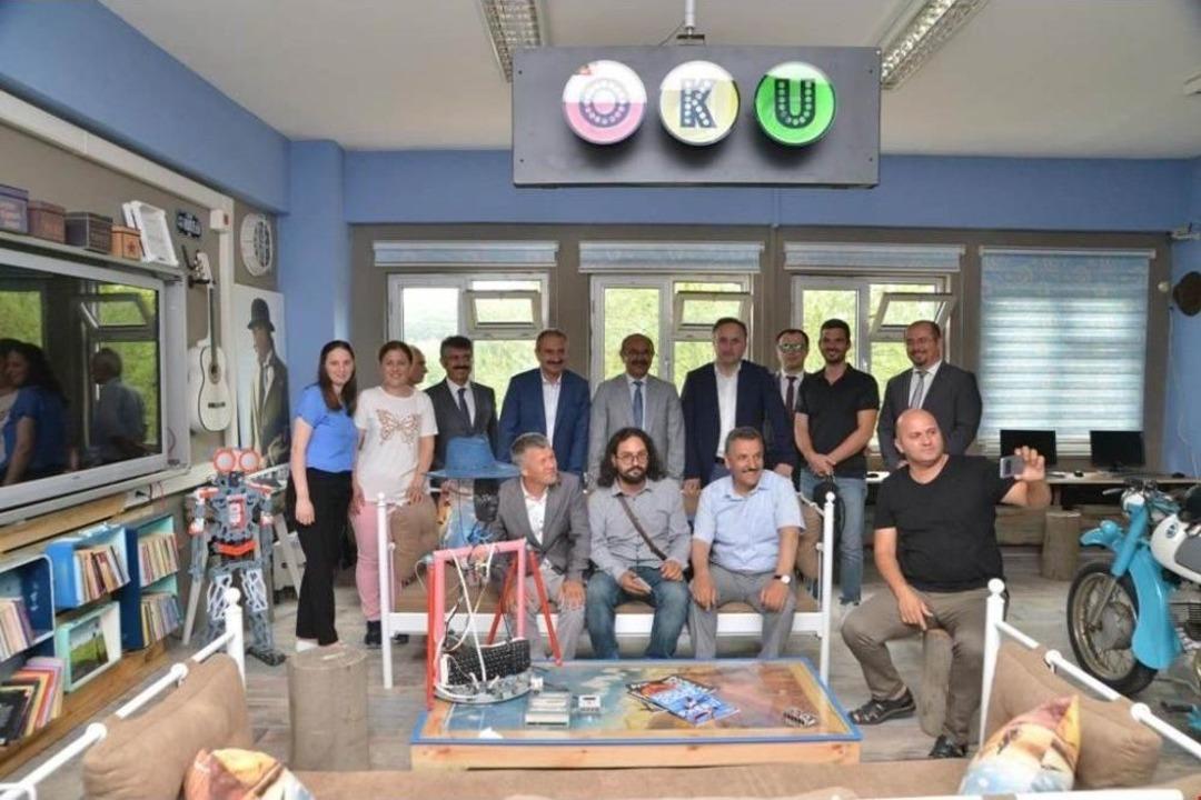 Sıra Dışı Okulun Sıra Dışı &Ouml;ğretmenleri