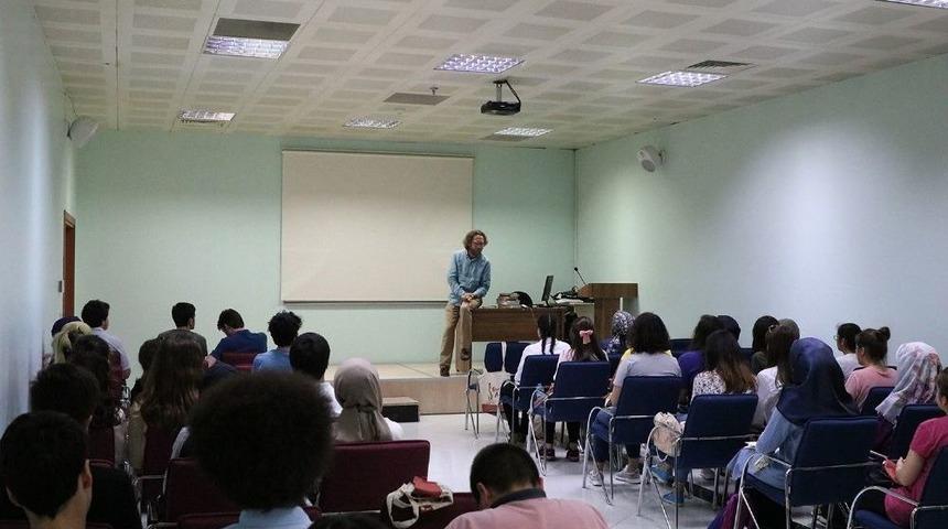 Genç Atölye’de Dersler Başladı