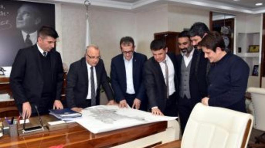 Başkanlar Salihli&rsquo;ye Yapılacak Olan Hastaneyi G&ouml;r&uuml;şt&uuml;