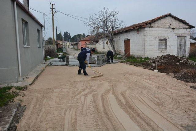 Şehzadeler’de Yollar Çamurdan Kurtuluyor