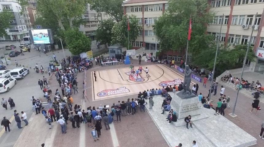 K&uuml;tahya&rsquo;da &rsquo;sokak Basketbol Turnuvası&rsquo; Sona Erdi