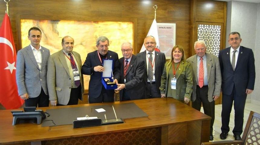 Türkiye Milli Olimpiyat Komitesinden (tmok) Başkan Vergili’ye Ziyaret