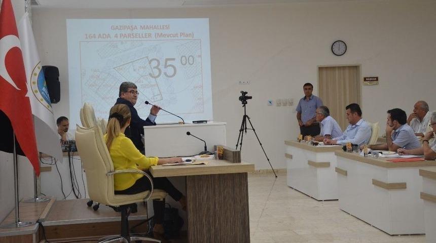 Belediye Meclis Toplantısı 5 Dakika 20 Saniyede Bitti