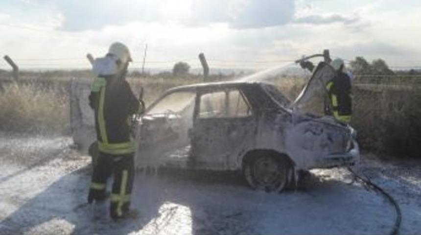 Denizli&rsquo;de Seyir Halindeki Ara&ccedil; Alev Alev Yandı