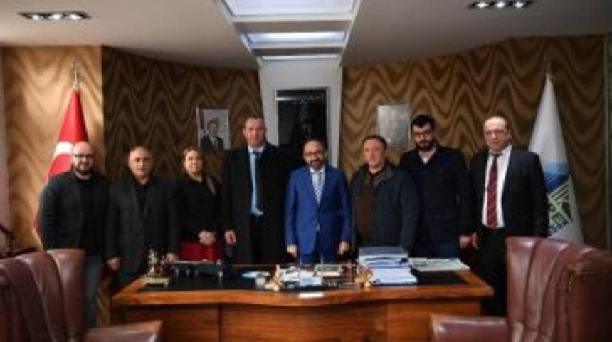 Başkan &Uuml;z&uuml;lmez, Chp Kartepe Y&ouml;netimini Ağırladı