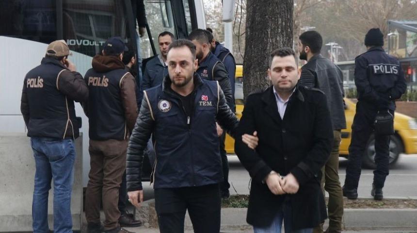 Fet&ouml; Ş&uuml;phelisi 11 Asker Adliyeye Sevk Edildi