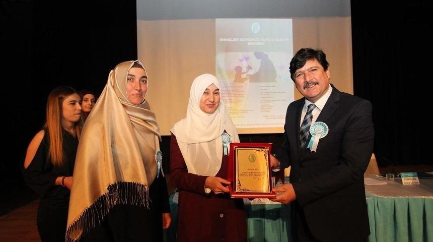 Be&uuml;&rsquo;de &lsquo;anneler G&uuml;n&uuml;&rsquo; Programı