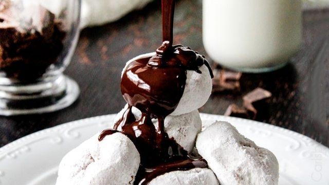 Her Mutfağa Lazım: İpeksi Çikolata Sosu