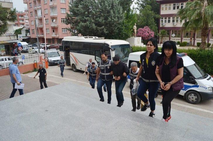 Pitbullu Fuhuş Çetesinden 18 Kişi Tutuklandı