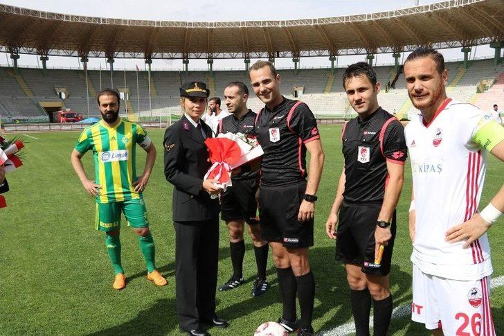 Şanlıurfaspor - Kahramanmaraşspor Maçında Örnek Davranış G4