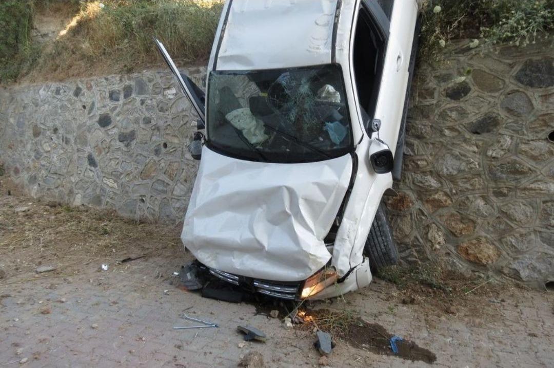 Birbirilerini Kurtarmak İsterken U&ccedil;uruma Yuvarlandılar