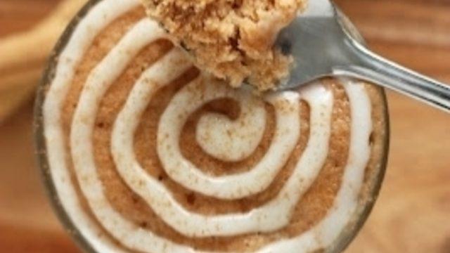 Mikrodalga Sunar; Tarçınlı Bardak Keki