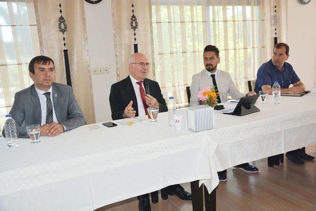 Rekt&ouml;r Savaş; "biz Araştırmalarımızla, Bilimimizle &Ouml;n Plana &Ccedil;ıkmalıyız" 1