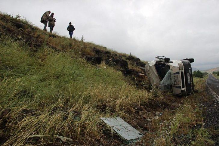 Diyarbakır’da Öğrenci Servisi Devrildi: 2’si Ağır 14 Yaralı G4