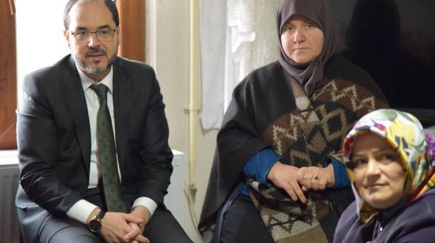 Başkan Ayaz, Komşularının Dertlerini Dinliyor