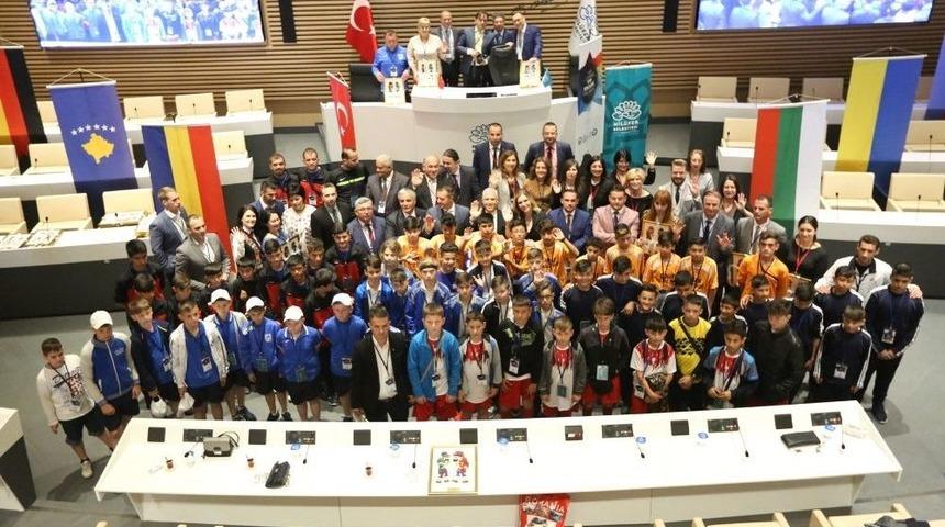 Nil&uuml;fer Spor Şenlikleri Kardeş Şehirlerle Renkleniyor