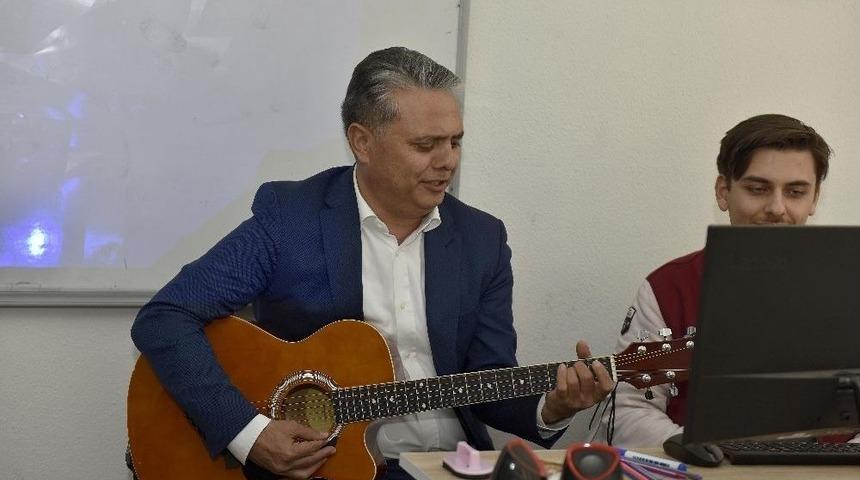 Başkan Uysal, Gen&ccedil;lerle Buluştu